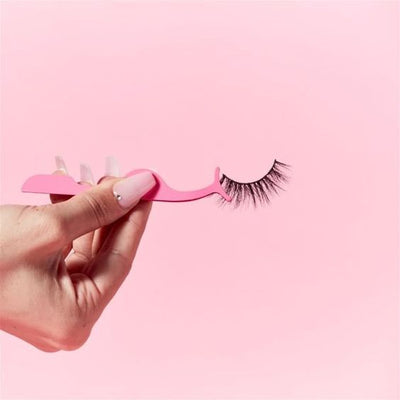 How to apply false eyelashes?